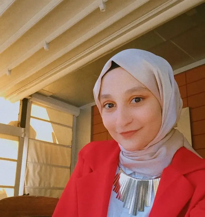 Zeynep Küçüksayacıgil - Ödev ablası