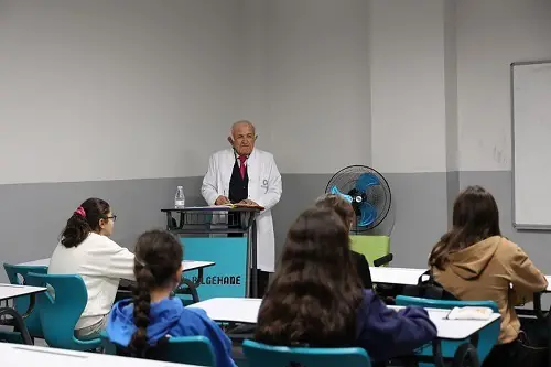 Nesiller Buluştu: Emekli Öğretmenler Bilgehane Öğrencileriyle Deneyimlerini Paylaştı